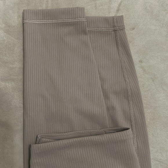 Lululemon - Picture 2 of 3